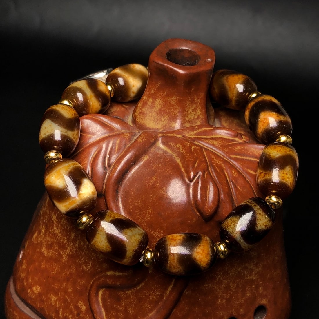 An Exquisite Dzi Bead Bracelets - 3