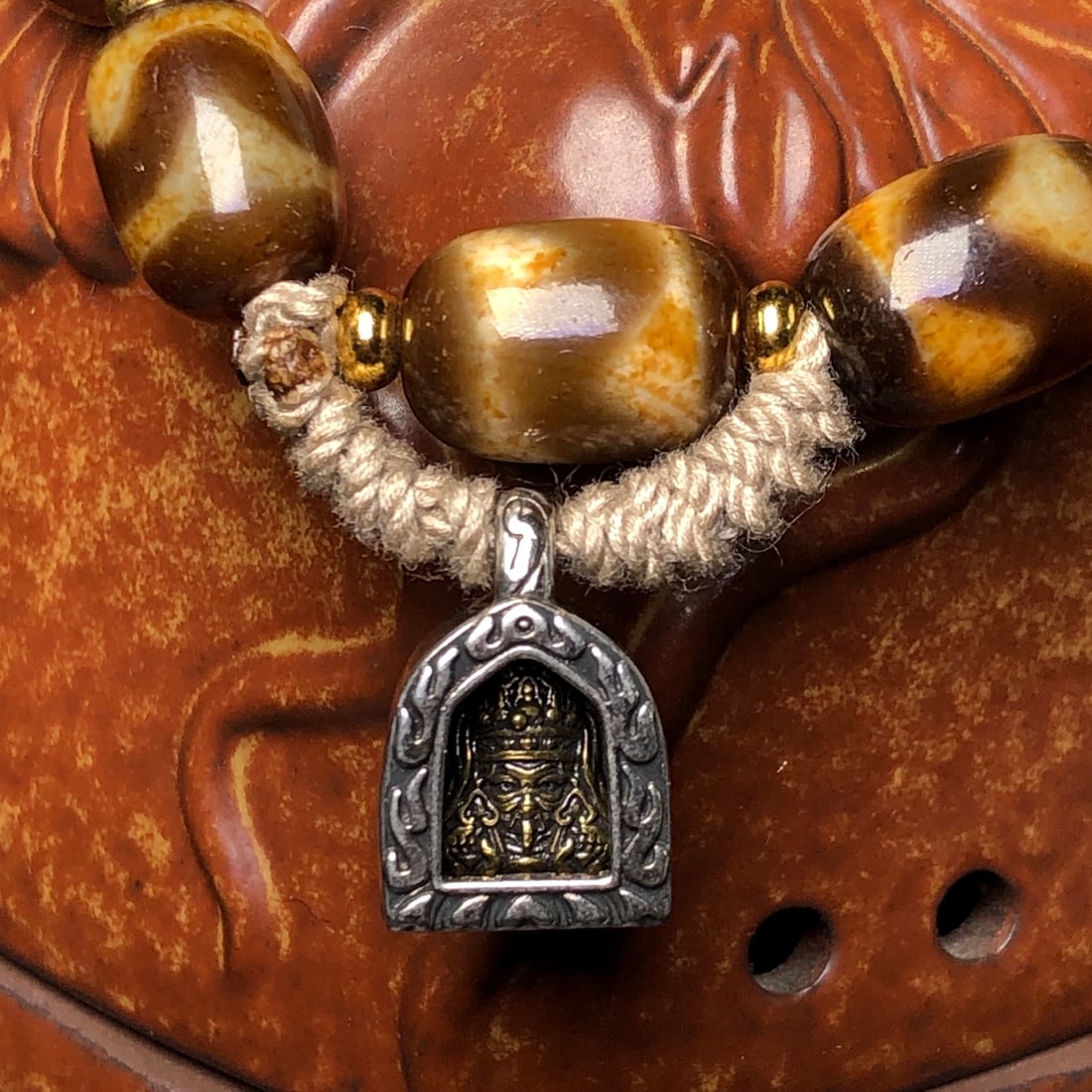 An Exquisite Dzi Bead Bracelets - 5