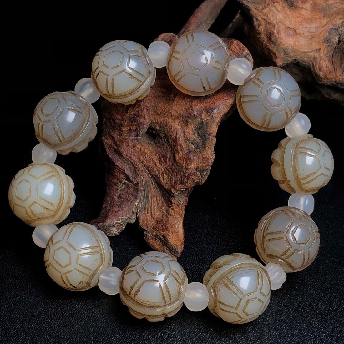 An Exquisite Agate Bracelets - 2