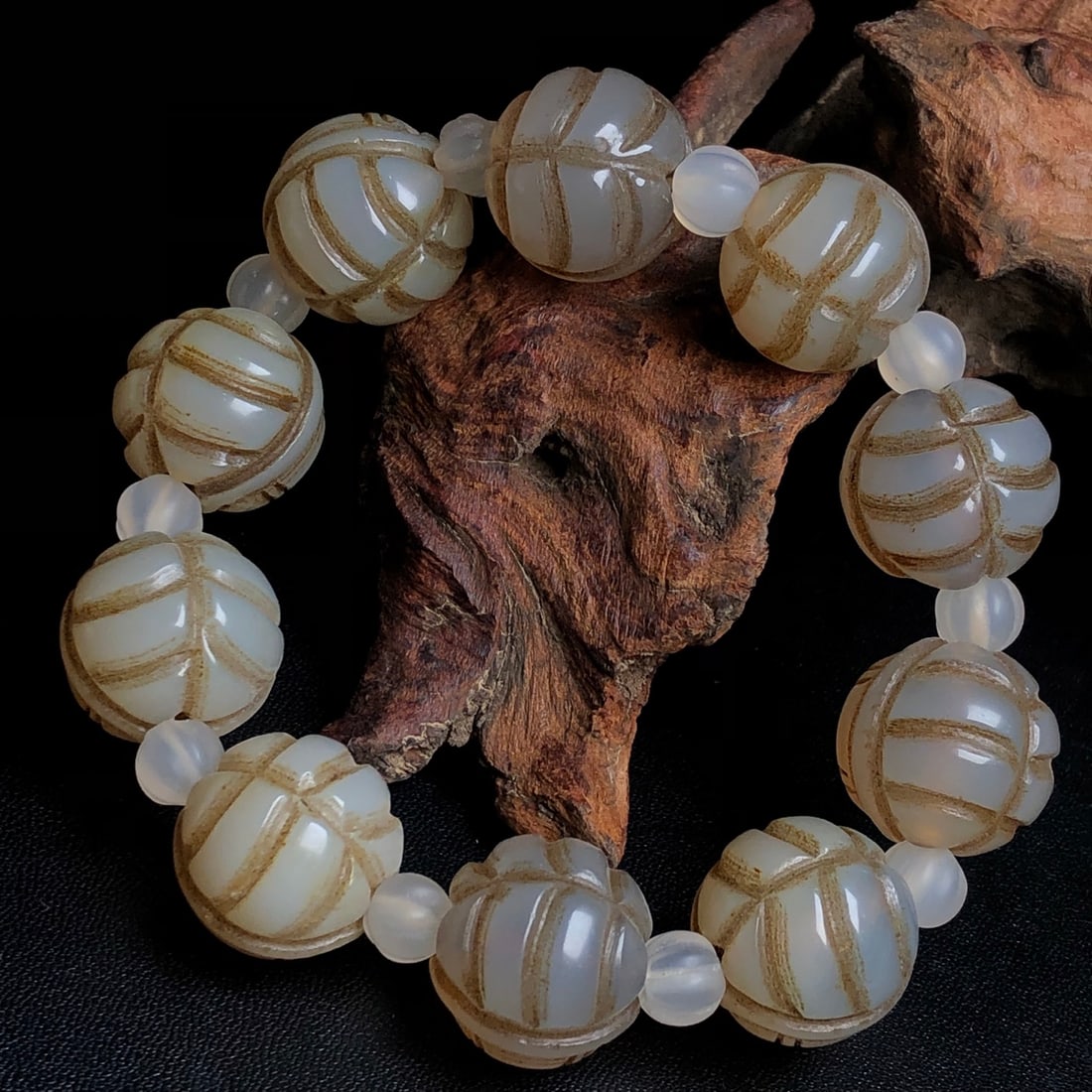 An Exquisite Agate Bracelets - 3