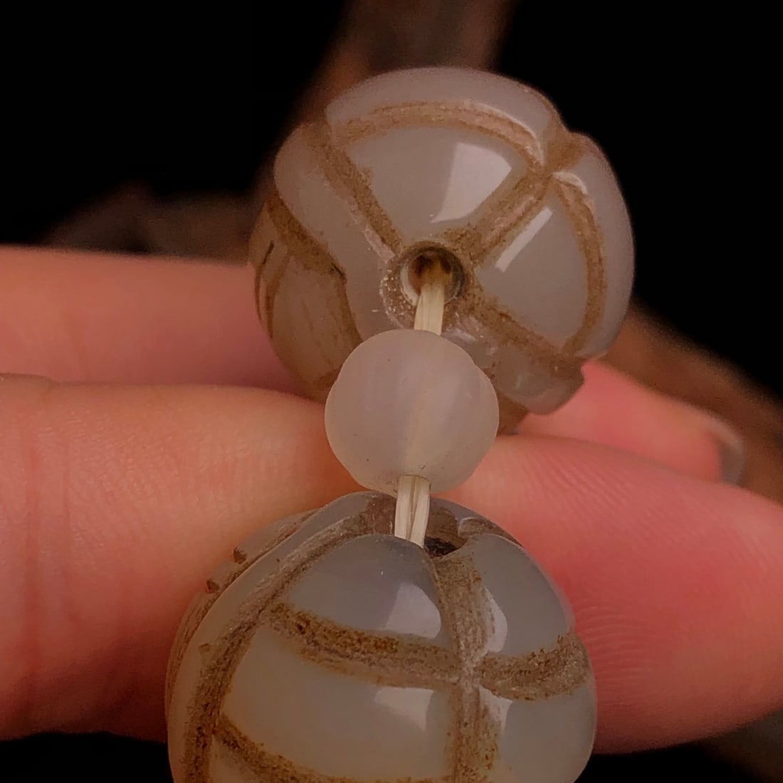 An Exquisite Agate Bracelets - 9