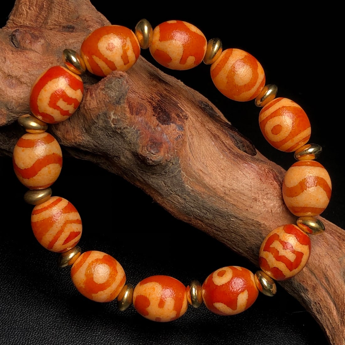 An Exquisite Dzi Bead Bracelets - 5