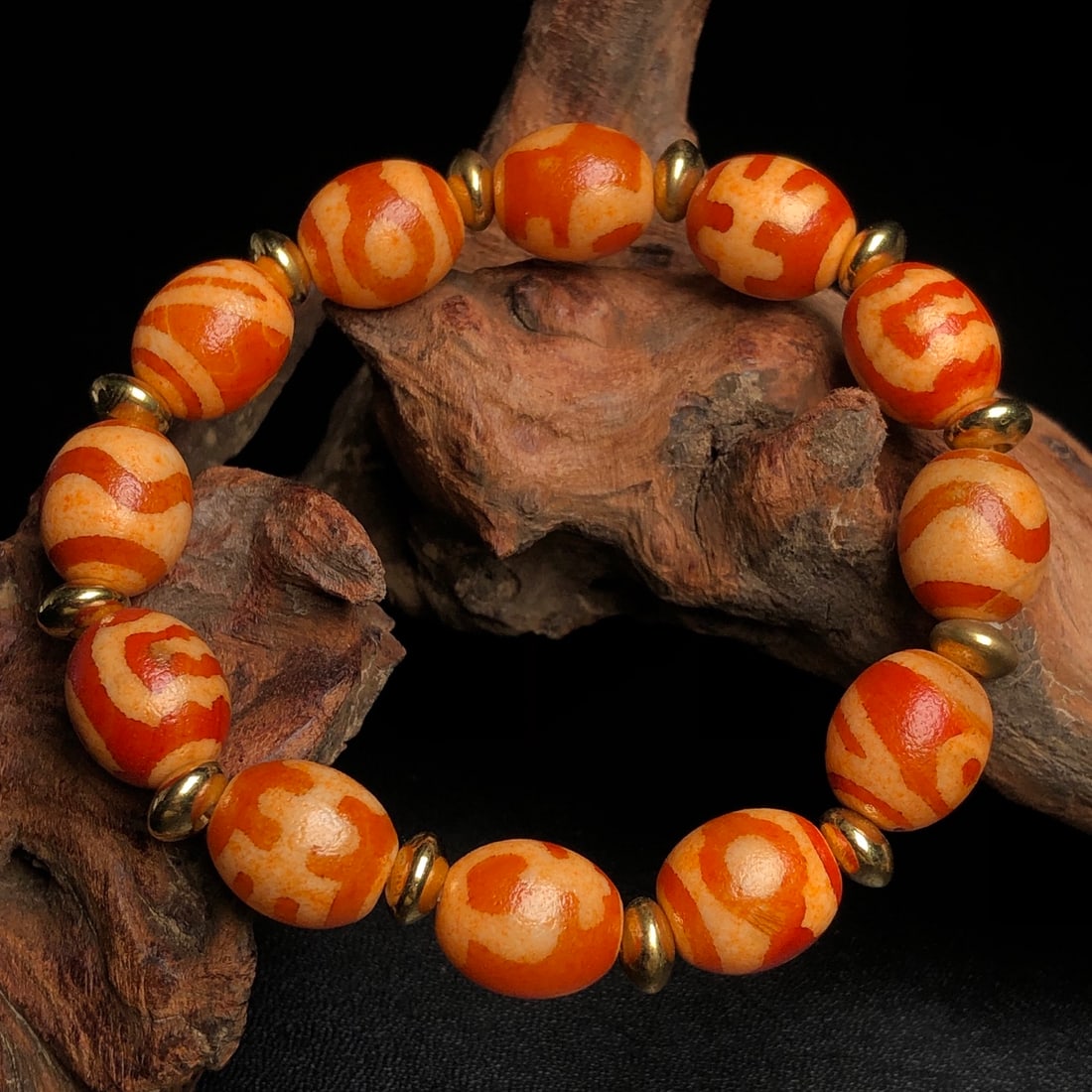 An Exquisite Dzi Bead Bracelets - 6