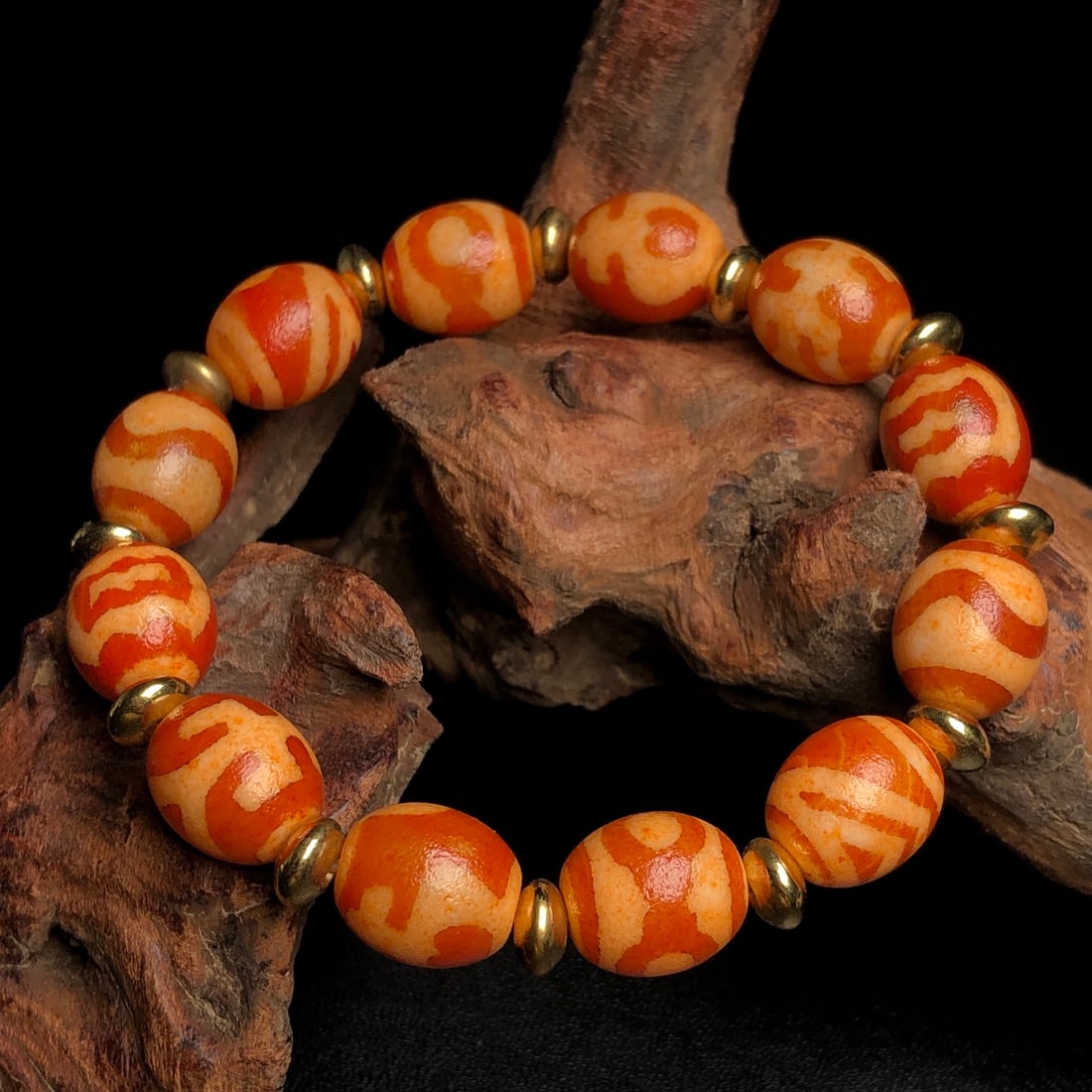 An Exquisite Dzi Bead Bracelets - 7