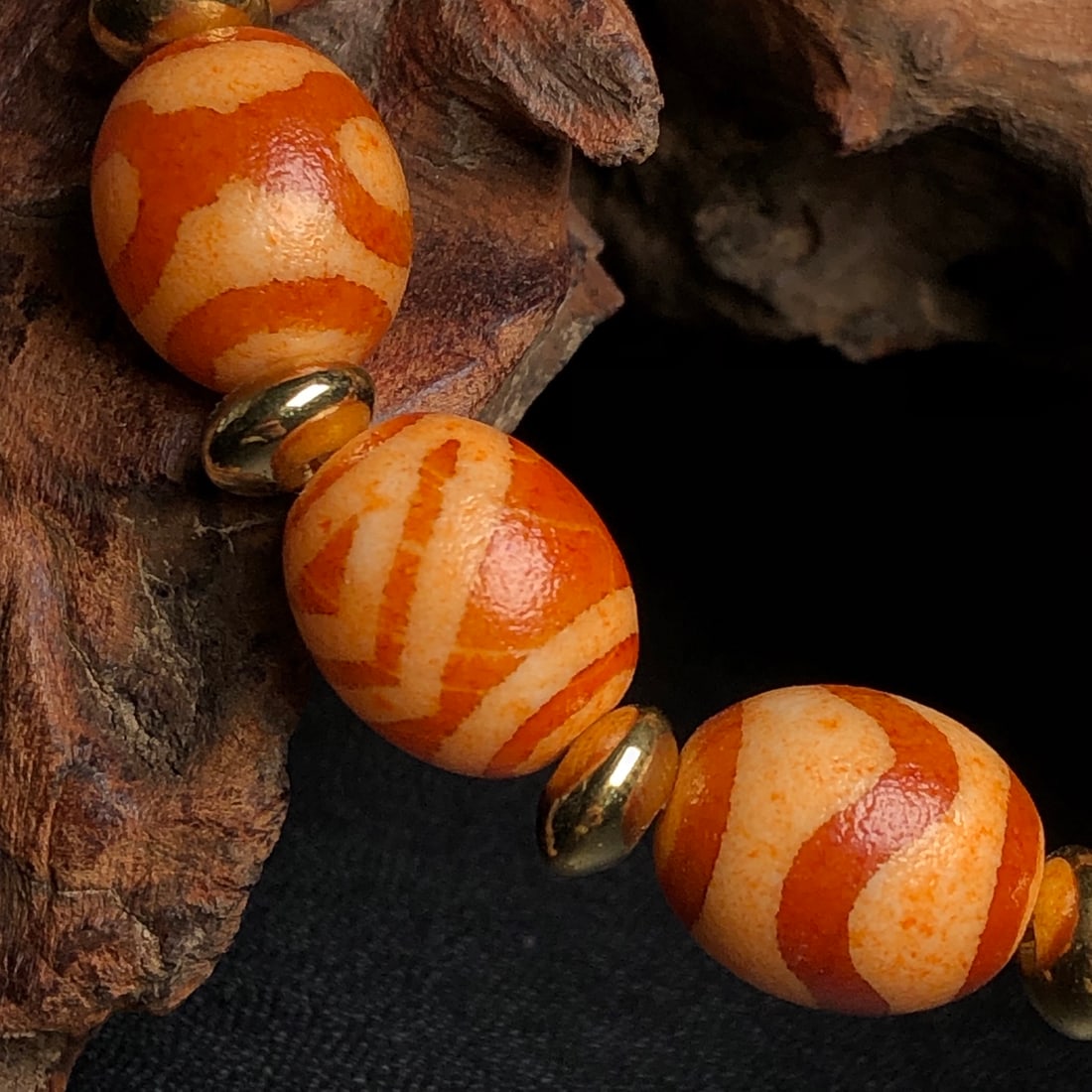 An Exquisite Dzi Bead Bracelets - 9