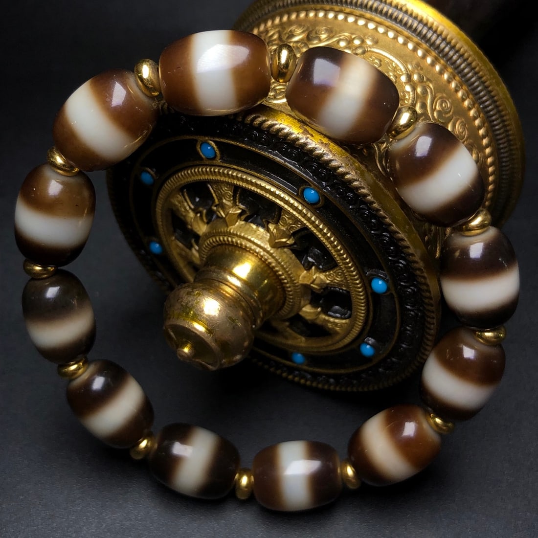 An Exquisite Agate Bracelets - 2
