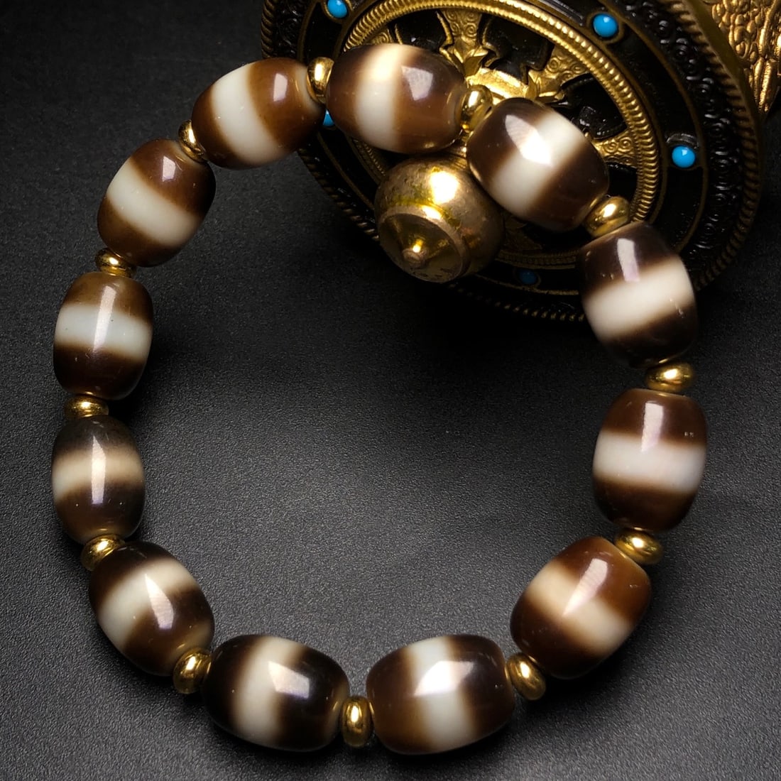 An Exquisite Agate Bracelets - 6