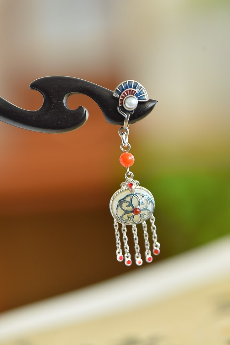 An Exquisite Sterling Silver Inlaid White Jade Ebony Hairpin: An Exquisite Sterling Silver Inlaid White Jade Ebony Hairpin 纯银镶白玉黑檀木发簪