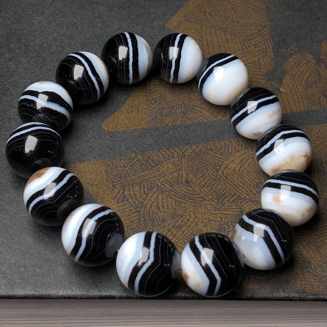 An Exquisite Agate Bracelets - 4