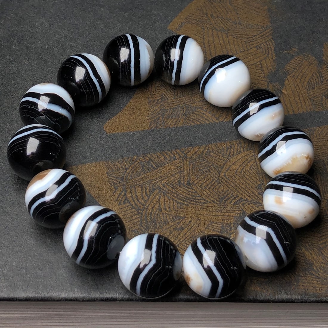 An Exquisite Agate Bracelets - 5