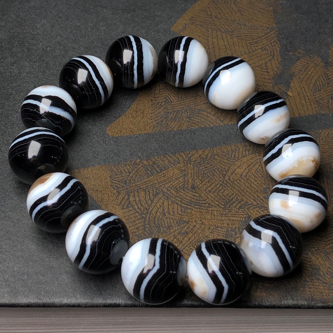 An Exquisite Agate Bracelets - 6