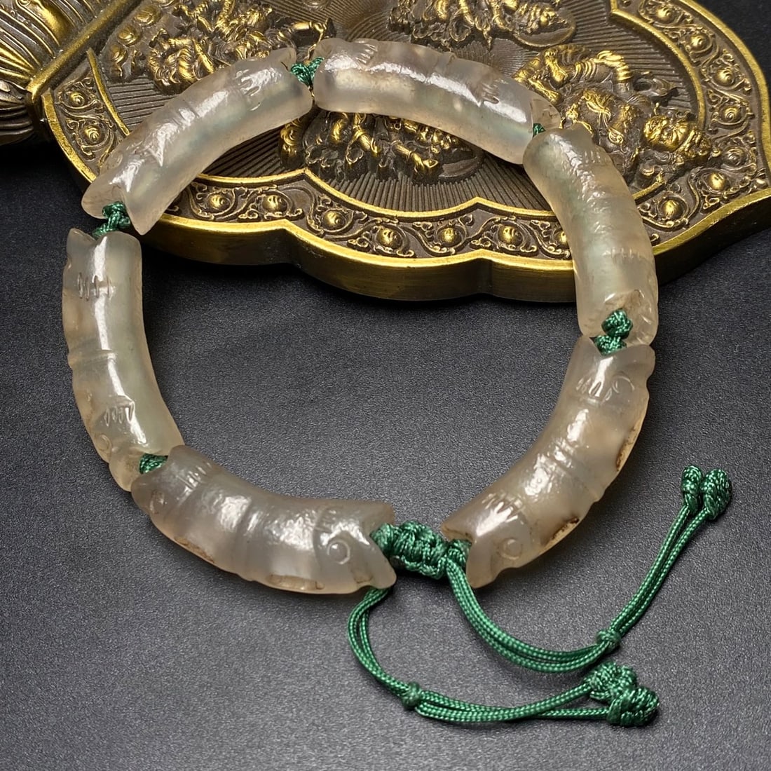 An Exquisite Agate Bracelets - 5