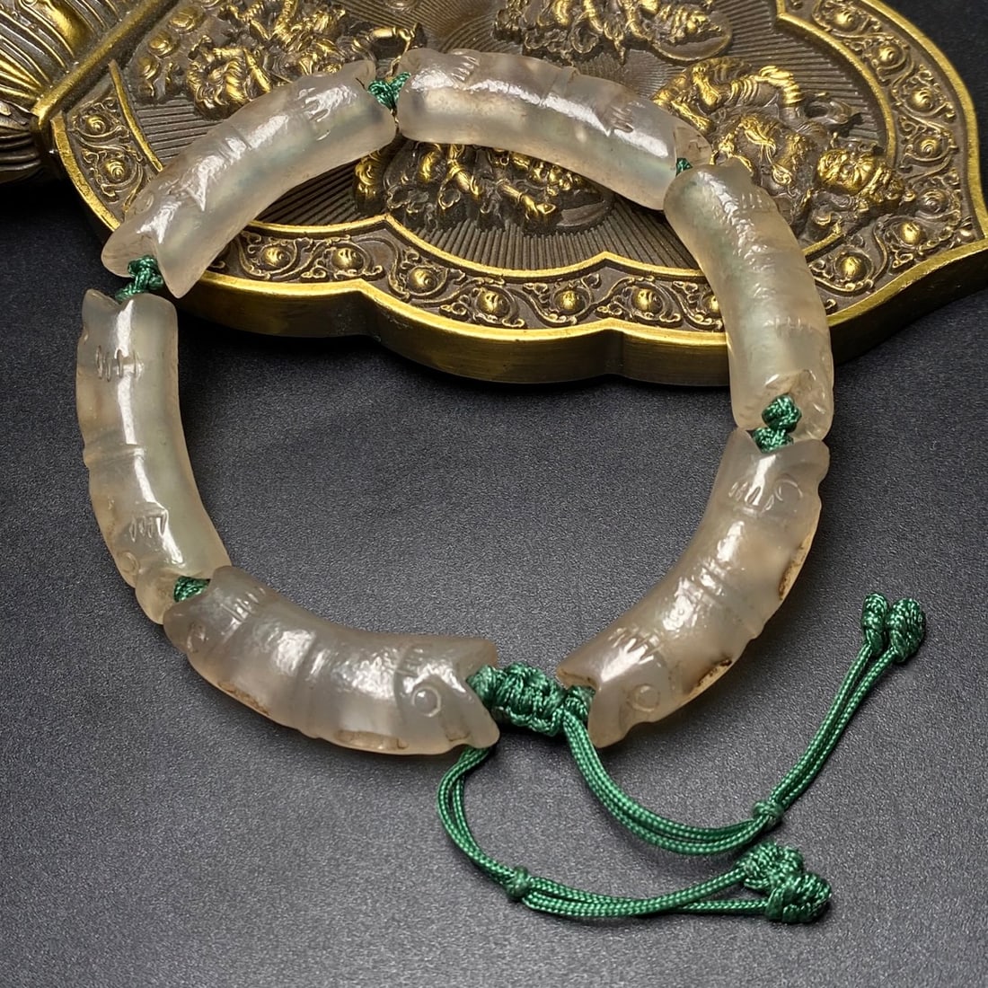 An Exquisite Agate Bracelets - 7