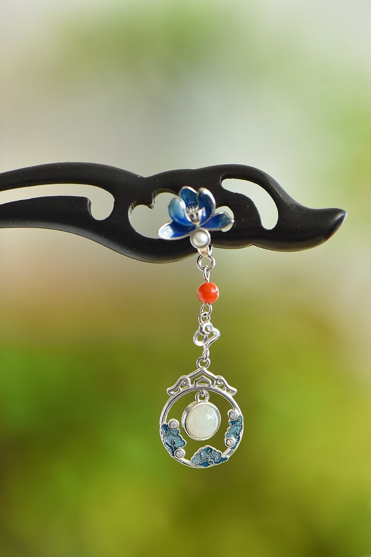 An Exquisite Sterling Silver Inlaid White Jade Enamel Ebony Hairpin: An Exquisite Sterling Silver Inlaid White Jade Enamel Ebony Hairpin 纯银镶白玉珐琅黑檀木发簪