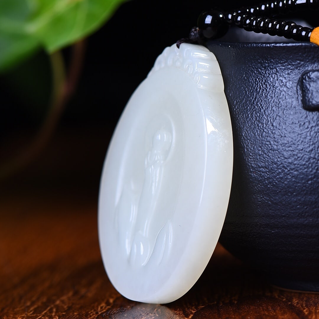 An Exquisite White Jade Buddha Pattern Pendant - 3