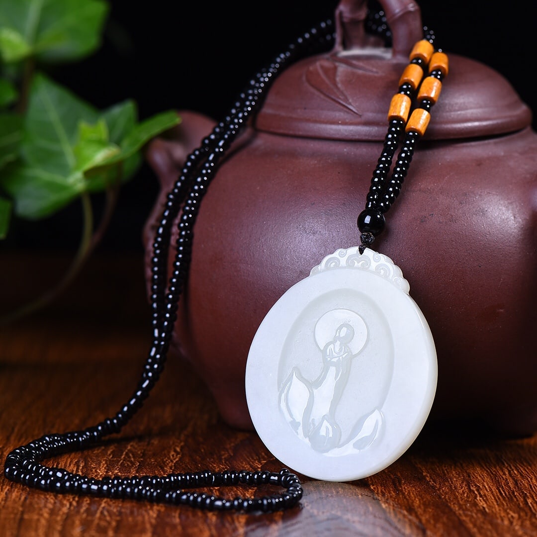 An Exquisite White Jade Buddha Pattern Pendant - 4