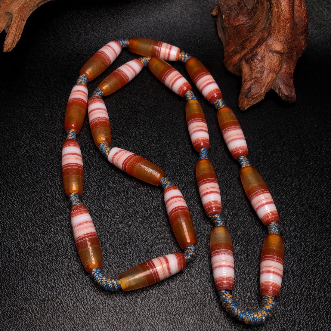 An Exquisite Agate Necklace - 2