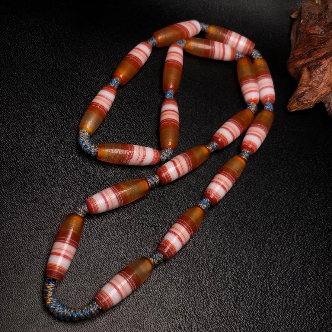 An Exquisite Agate Necklace - 4