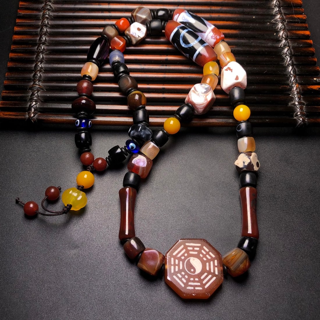 An Exquisite Agate Necklace - 2