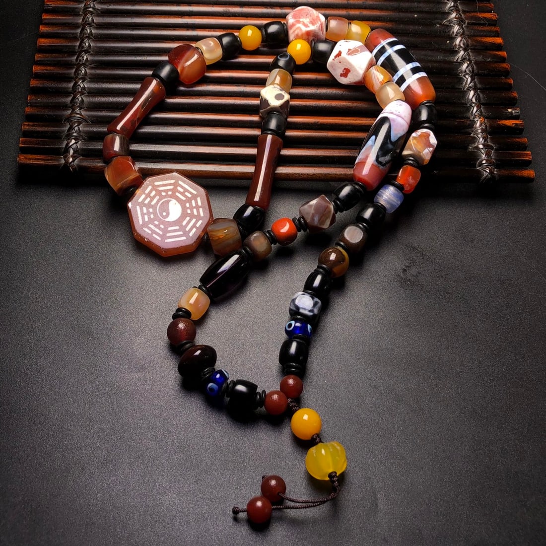 An Exquisite Agate Necklace - 3