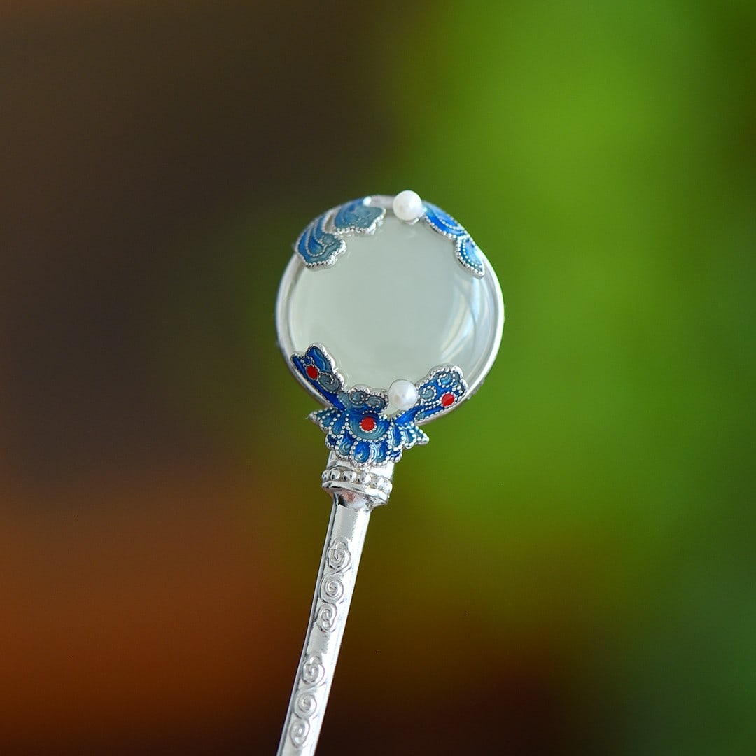 An Exquisite Sterling Silver Inlaid White Jade Hairpin,Inlaid Pearls: An Exquisite Sterling Silver Inlaid White Jade Hairpin,Inlaid Pearls,Size:18mmx18mm 纯银镶白玉发簪，嵌珍珠