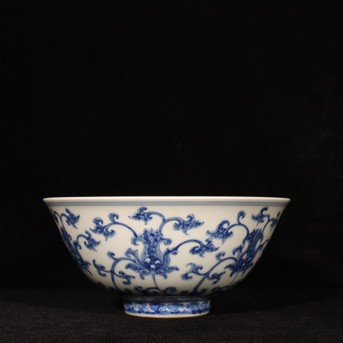 An Exquisite Blue and White Flower Pattern Bowl (1 of 8)