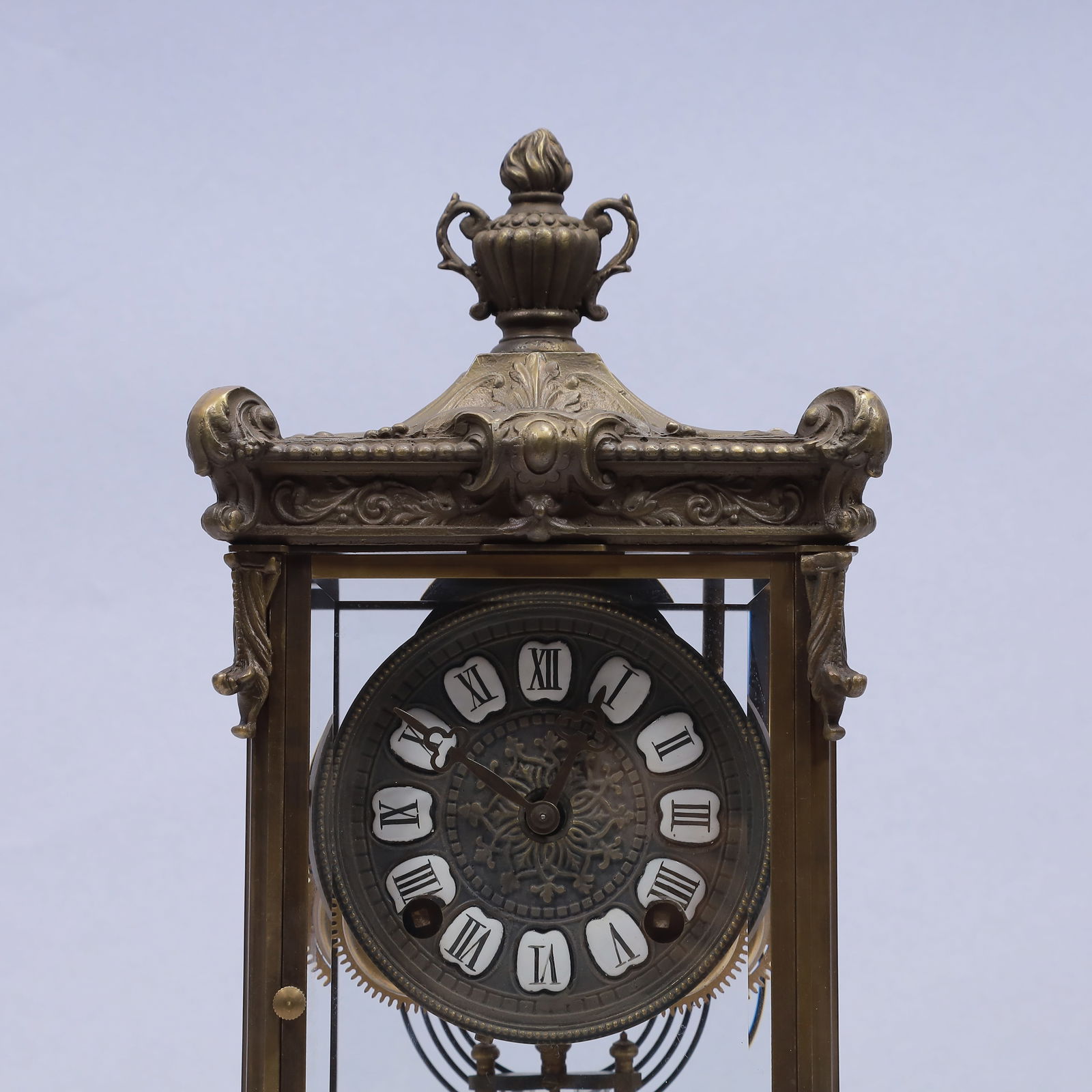 An Exquisite Copper Beast Pattern Table Clock Ornament - 2