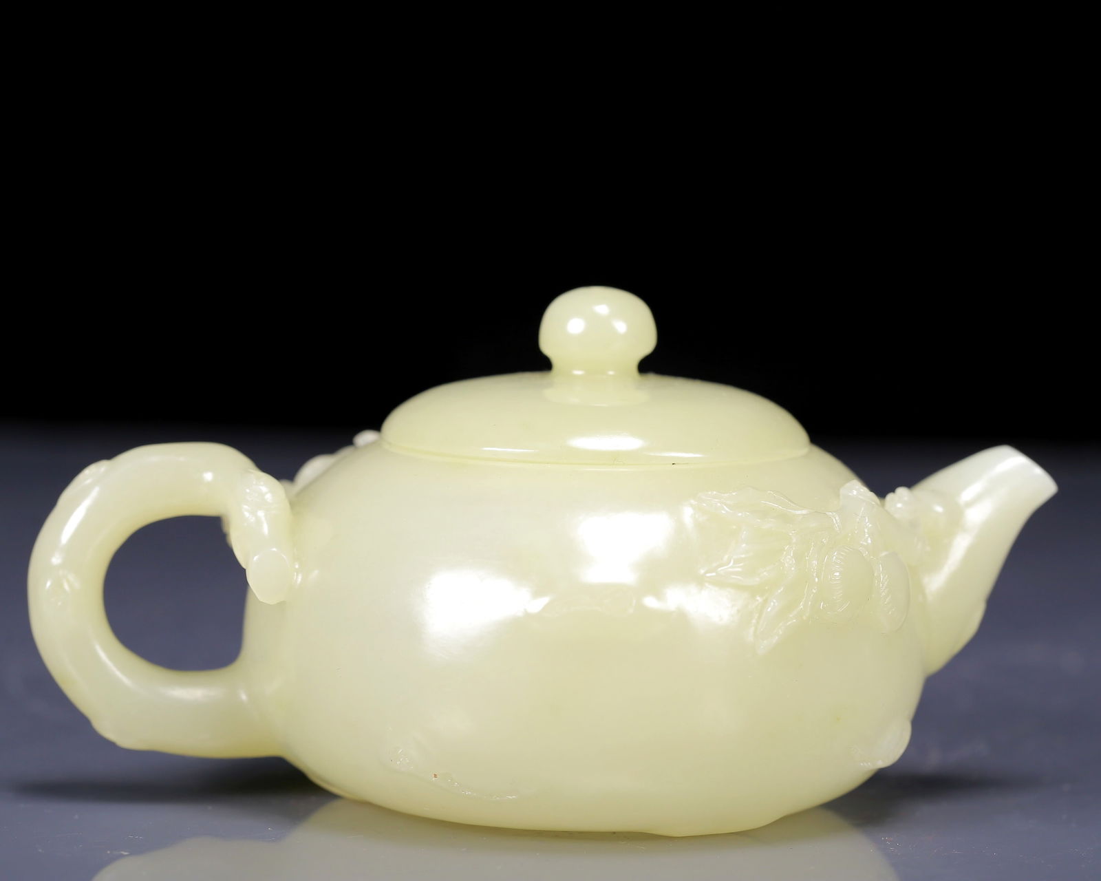 An Exquisite White Jade Flower Pattern Teapot - 4