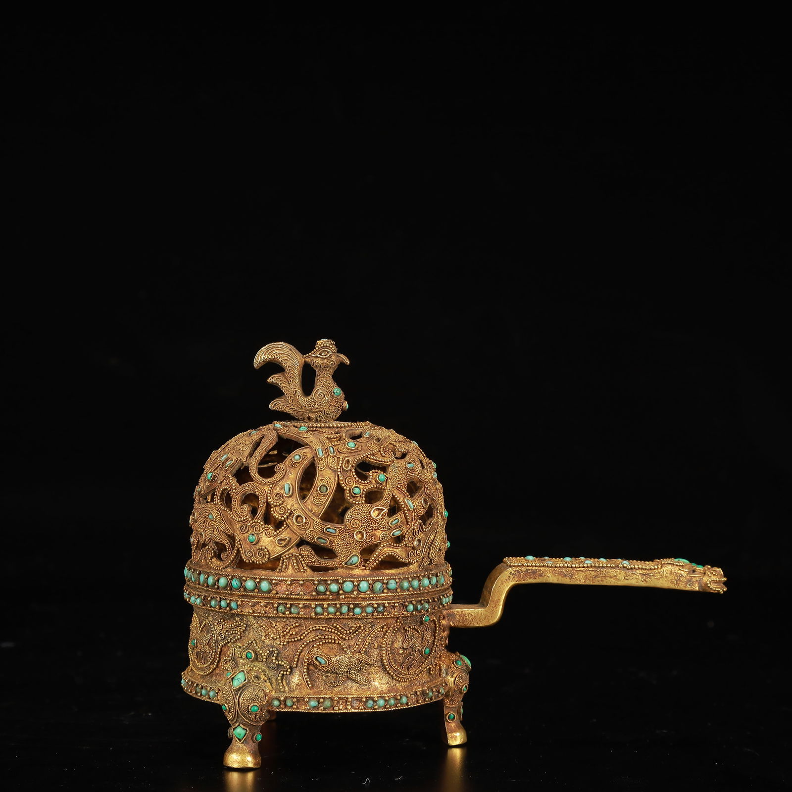 An Exquisite Cloisonne Gilt Auspicious Beast Pattern Tripod Censer, Inlaid Turquoise: An Exquisite Cloisonne Gilt Auspicious Beast Pattern Tripod Censer, Inlaid Turquoise,Qing Dynasty, China,Size:6.7inx3.1inx4.7in,Weight:300g 掐丝珐琅鎏金瑞