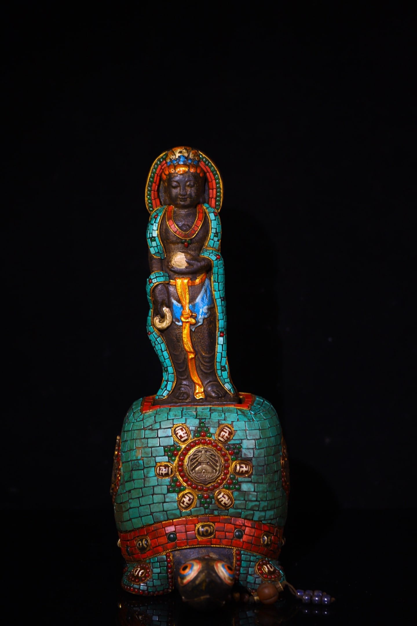 An Exquisite Meteorite Inlaid Dzi Bead and Gems Buddha Statue: An Exquisite Meteorite Inlaid Dzi Bead and Gems Buddha Statue,Qing Dynasty,China,Size:(Entirety)15.7inx9.8in,(Buddha Statue)10.2inx3.1in,Weight:8.6kg 陨石嵌天珠和&#