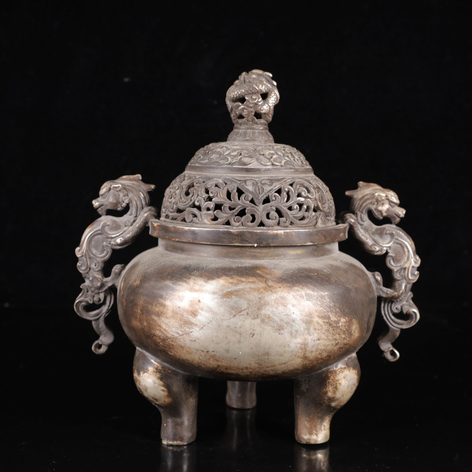 An Exquisite Silver Dragon Pattern Double-Ears and Tripod Censer (1 of 12)
