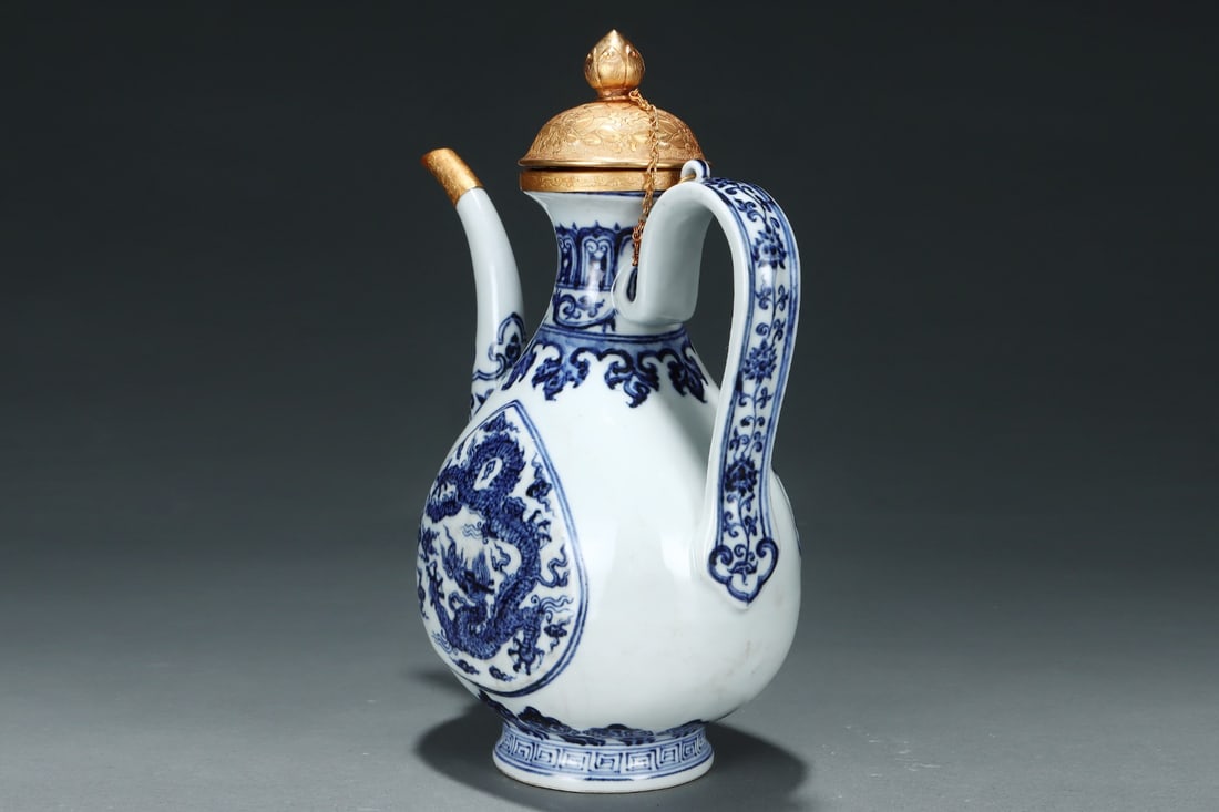 An Exquisite Blue and White Auspicious Cloud and Dragon Pattern Ewer - 2