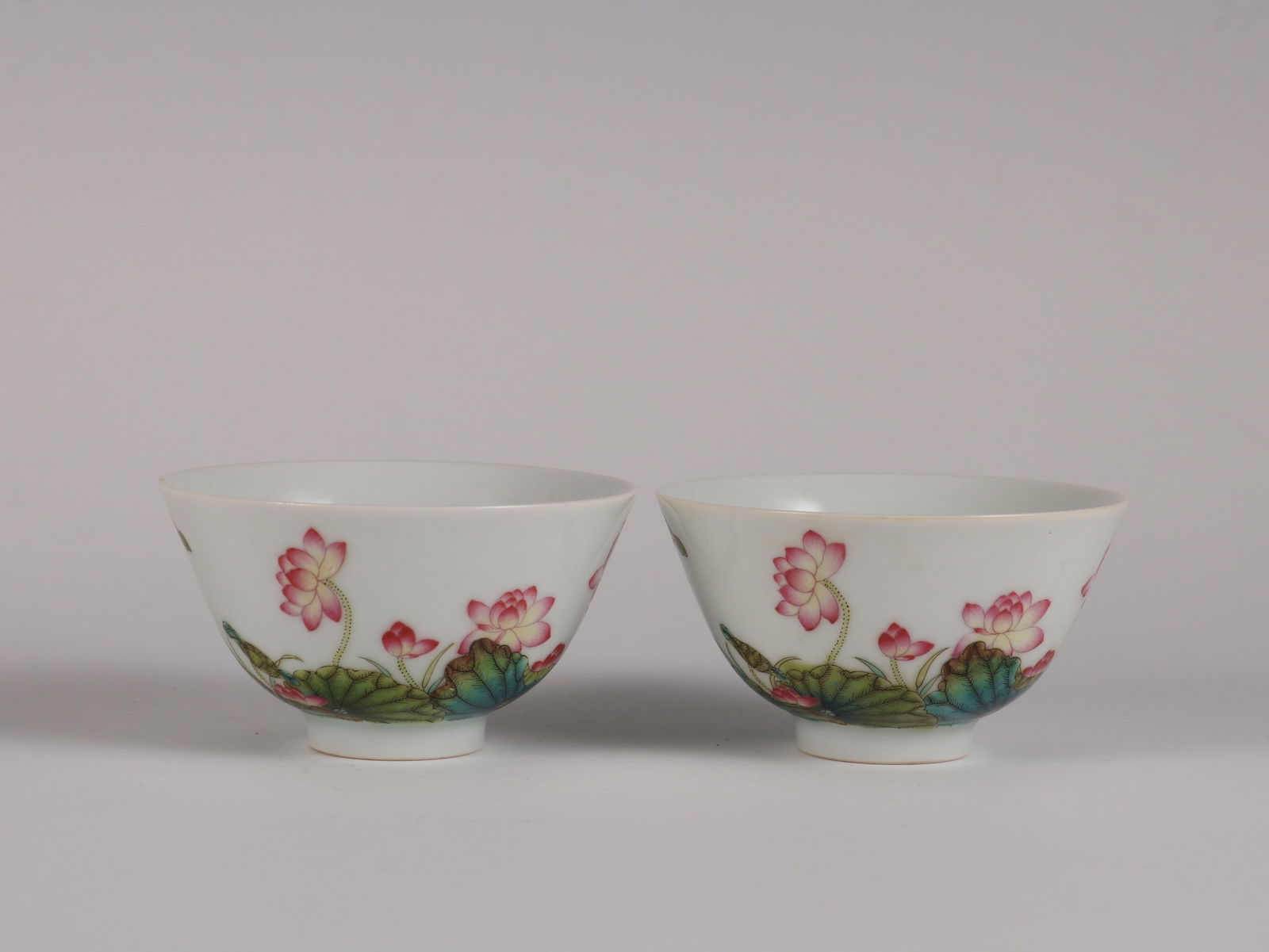 A Pair of Exquisite Famille-Rose Lotus Pattern Cups (1 of 9)