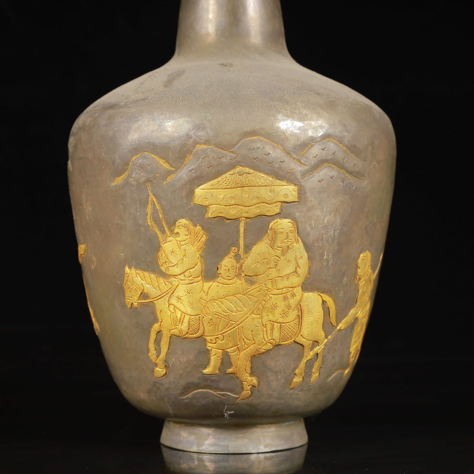 An Exquisite Gilt Silver Figure Pattern Vase - 3