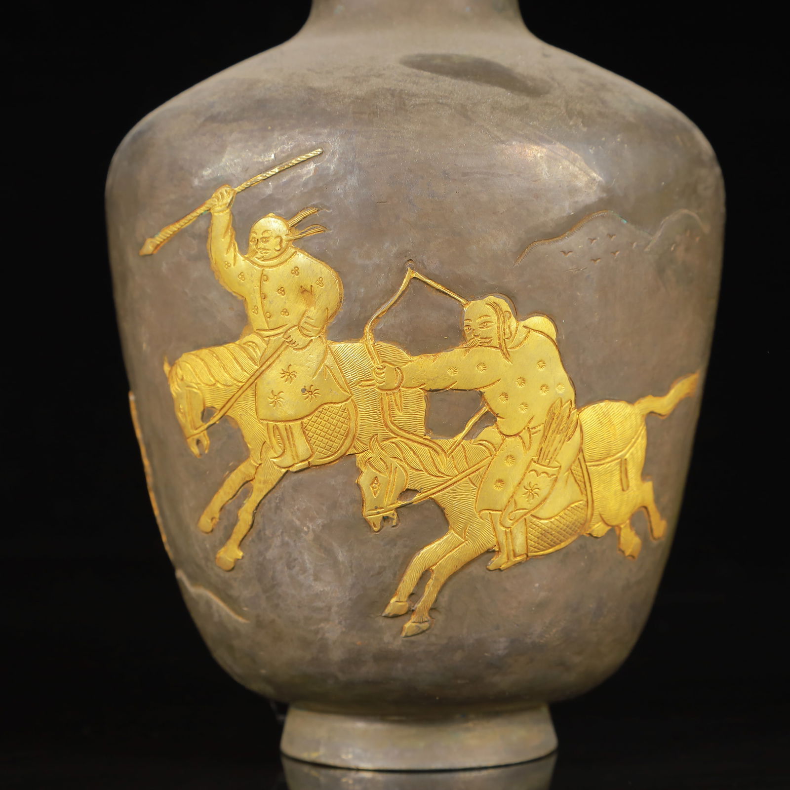 An Exquisite Gilt Silver Figure Pattern Vase - 7