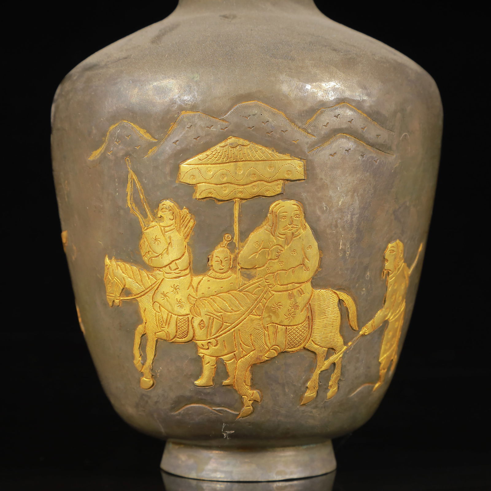 An Exquisite Gilt Silver Figure Pattern Vase - 9