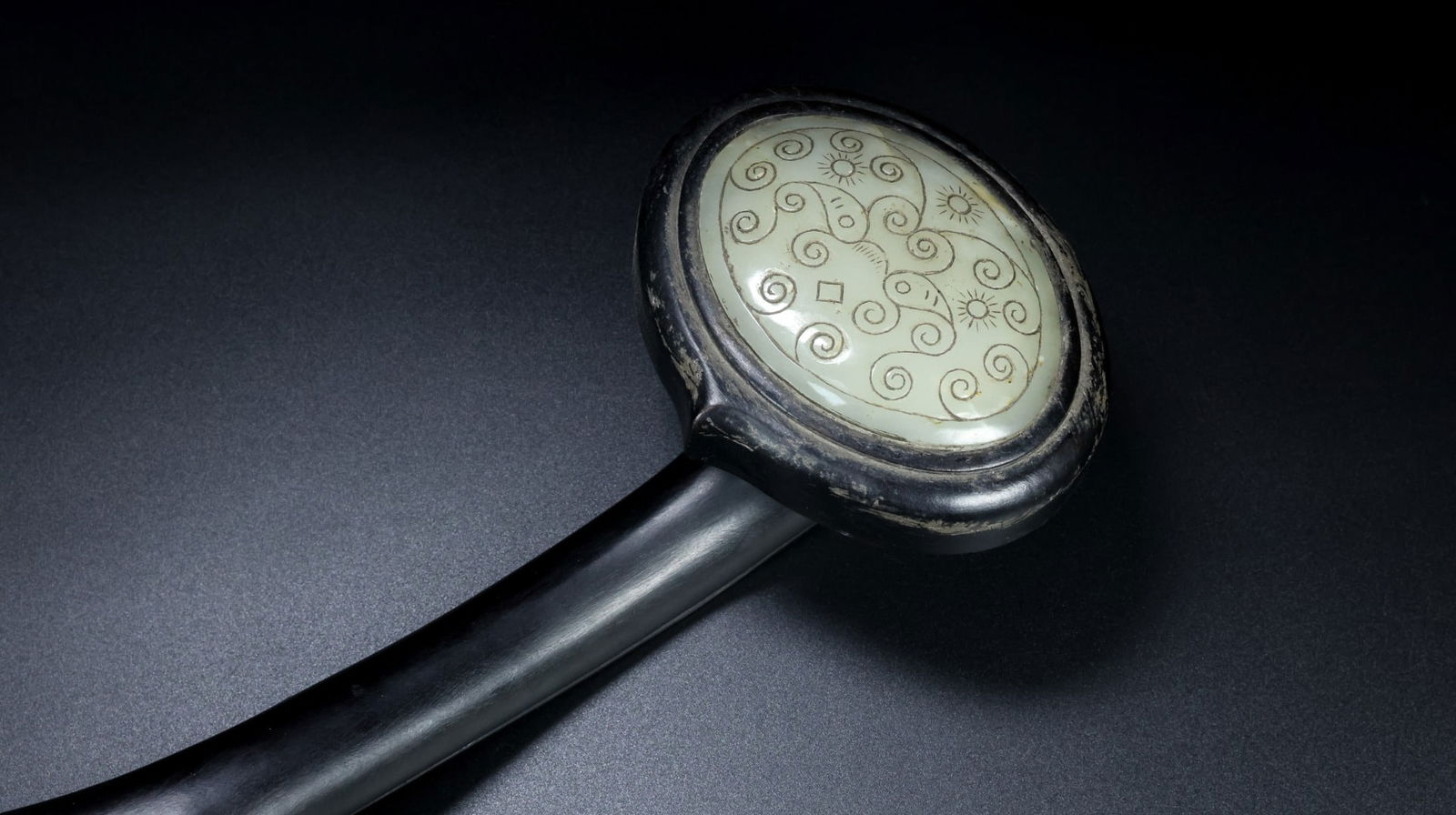 An Exquisite White Jade Ruyi - 8