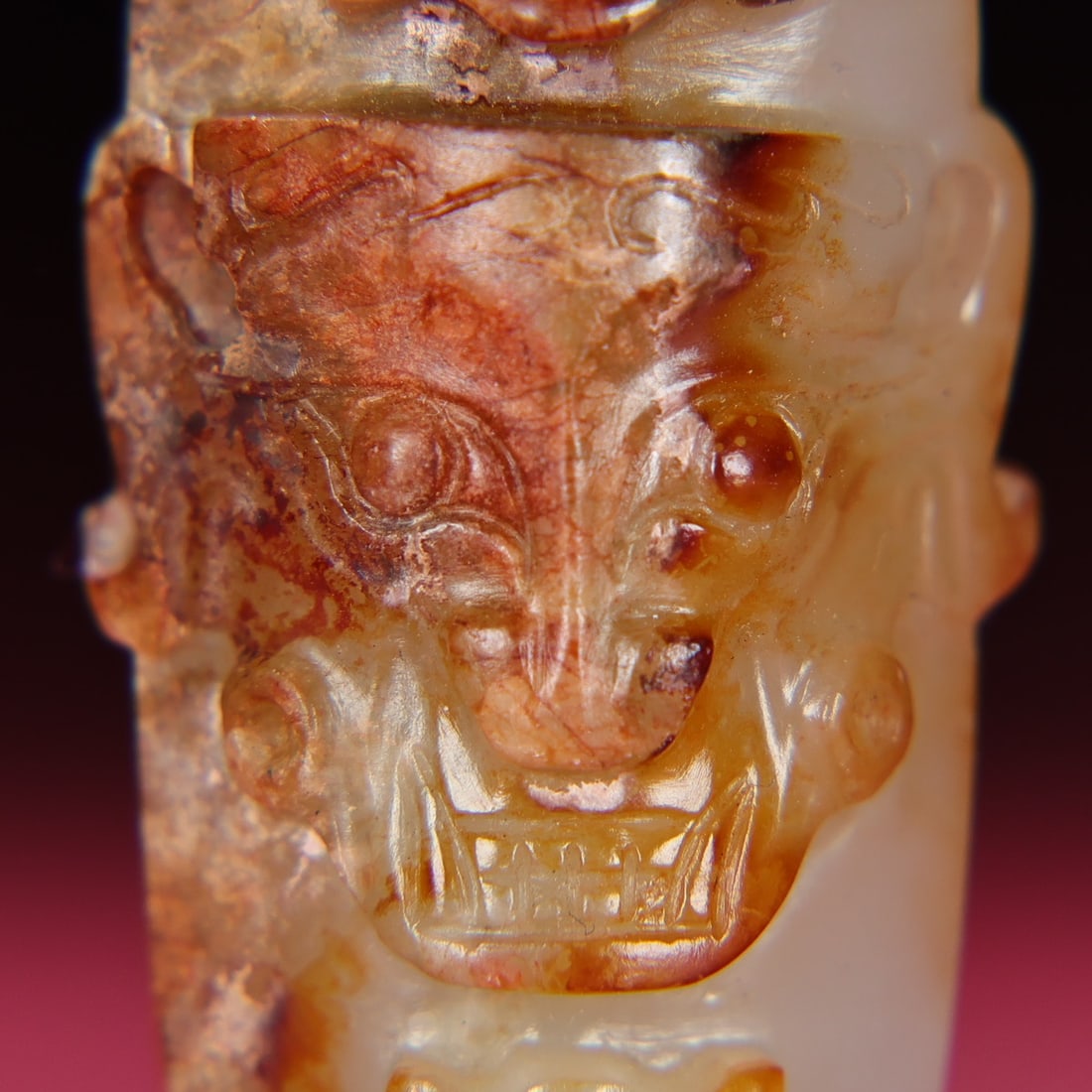 An Exquisite White Jade Dragon Pattern Pendant - 2