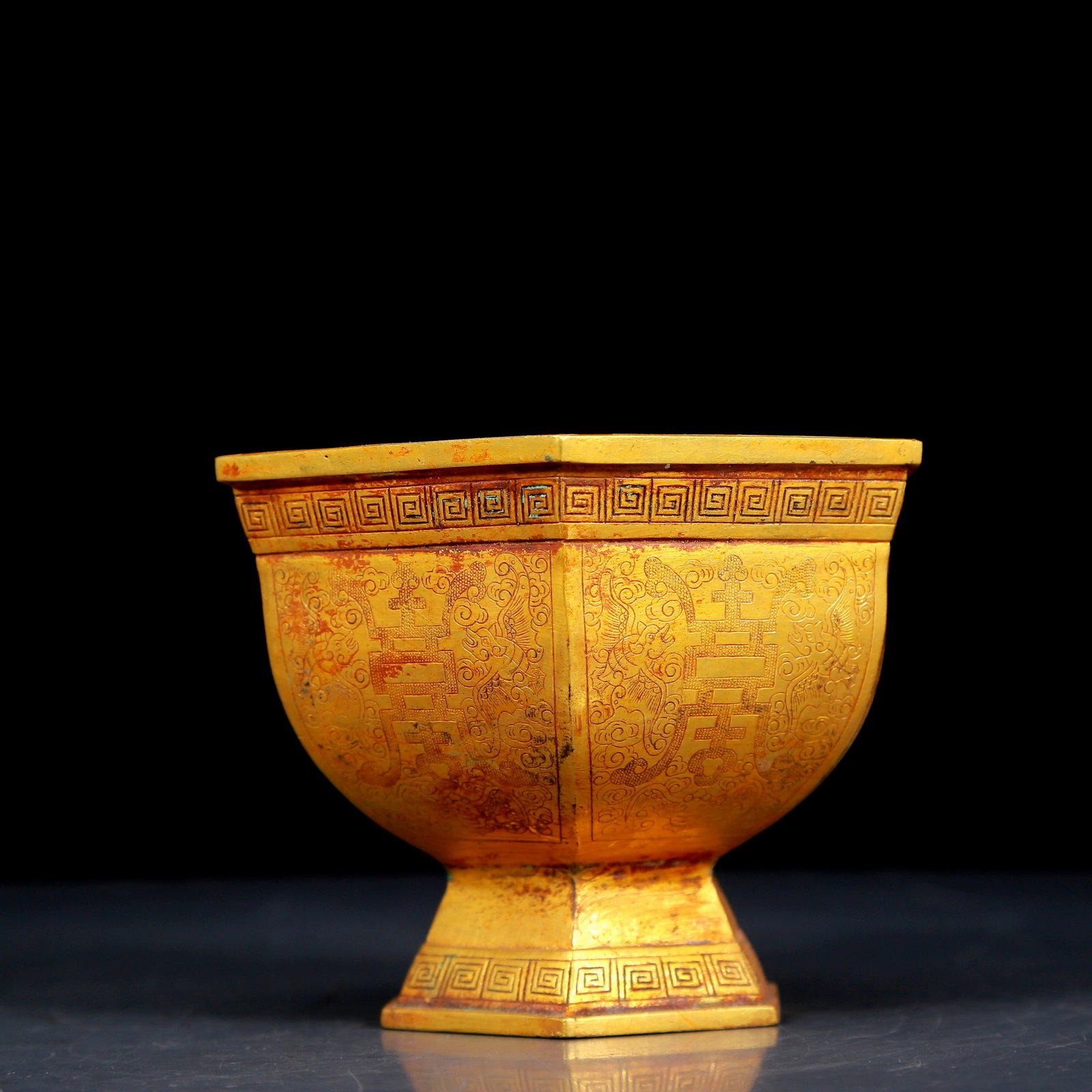 An exquisite gilt bronze cup with auspicious animal patterns (1 of 6)