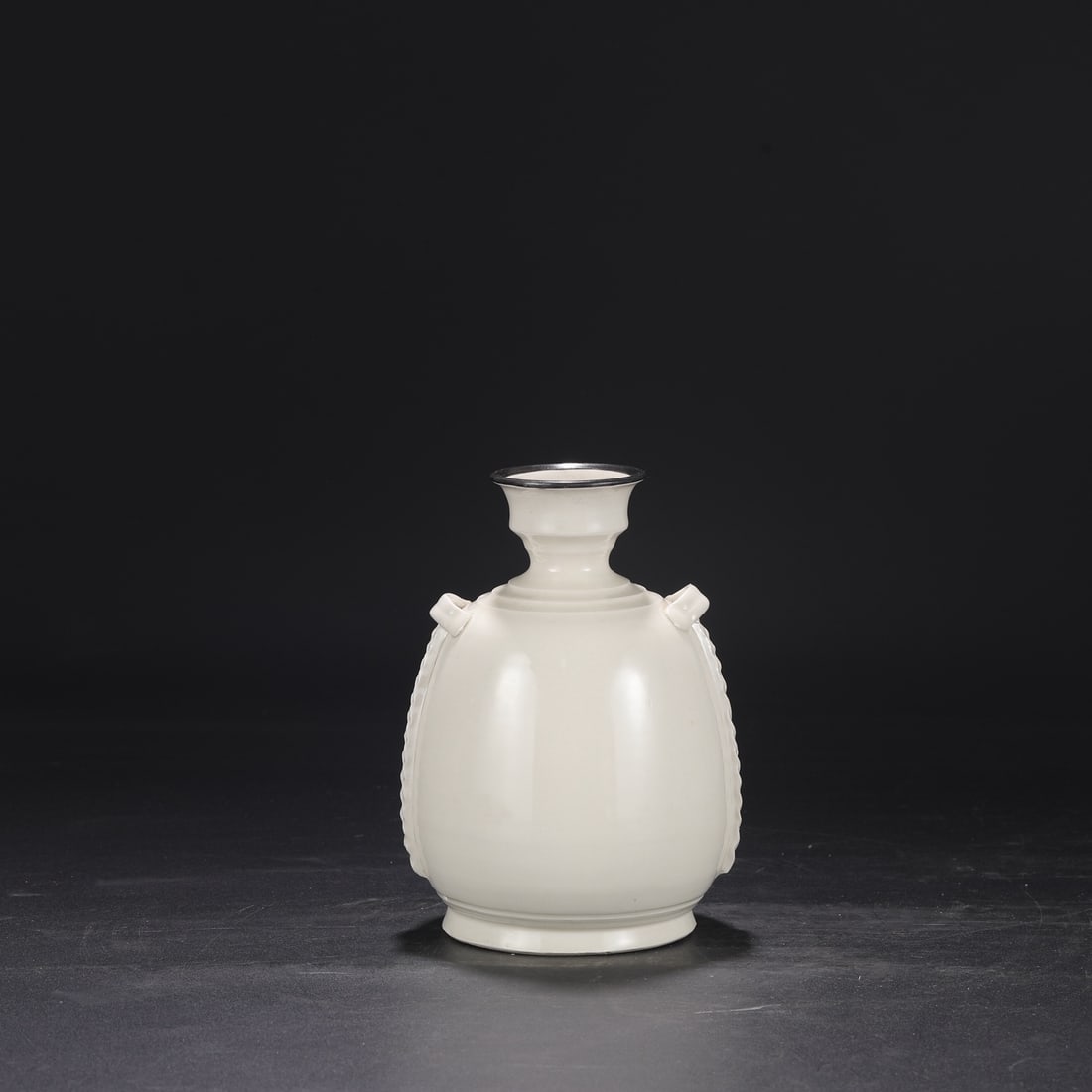 An Exquisite Xing yao White Glazed Cover with Silver Vase (1 of 9)