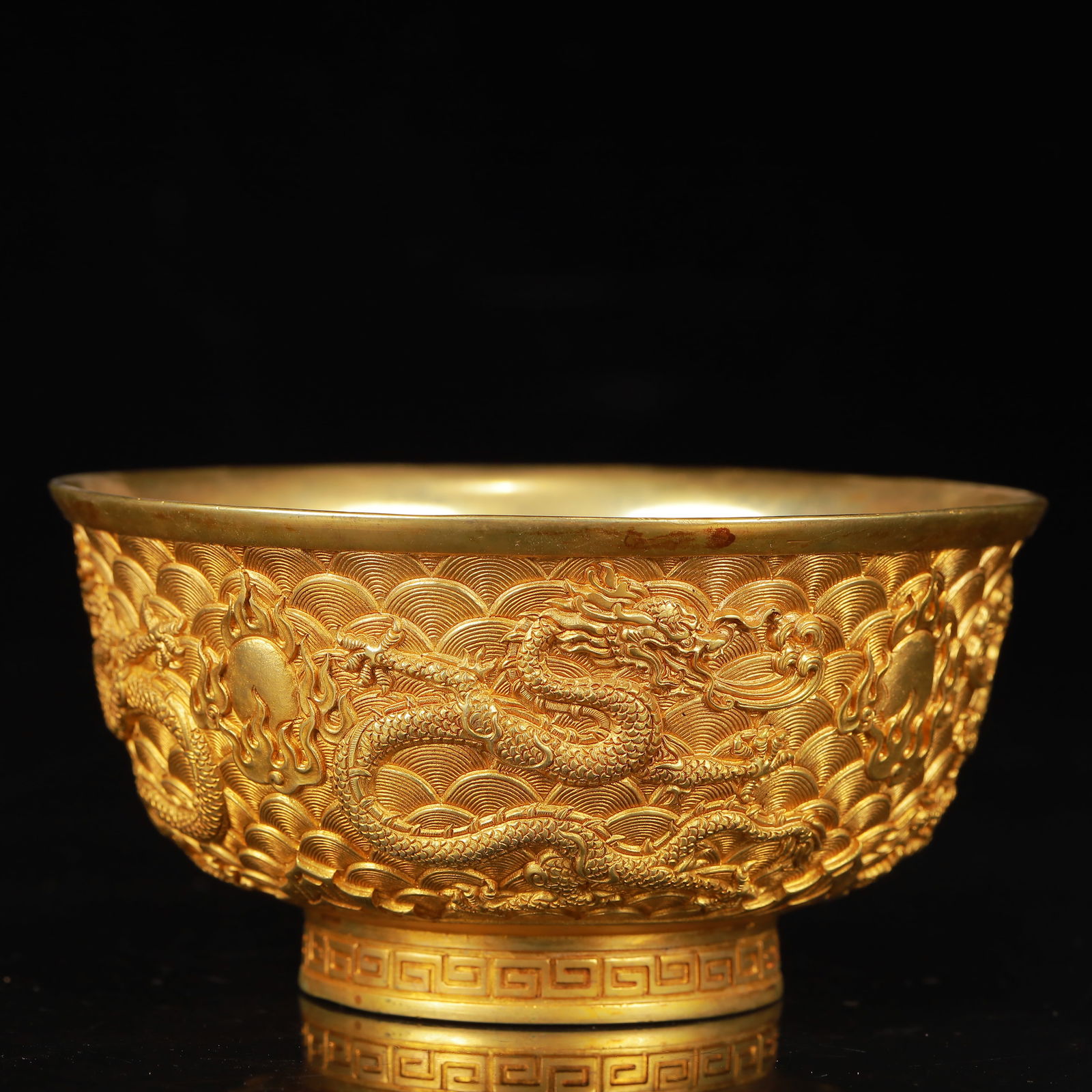 An Exquisite Gilt Bronze Dragon Pattern Bowl (1 of 7)