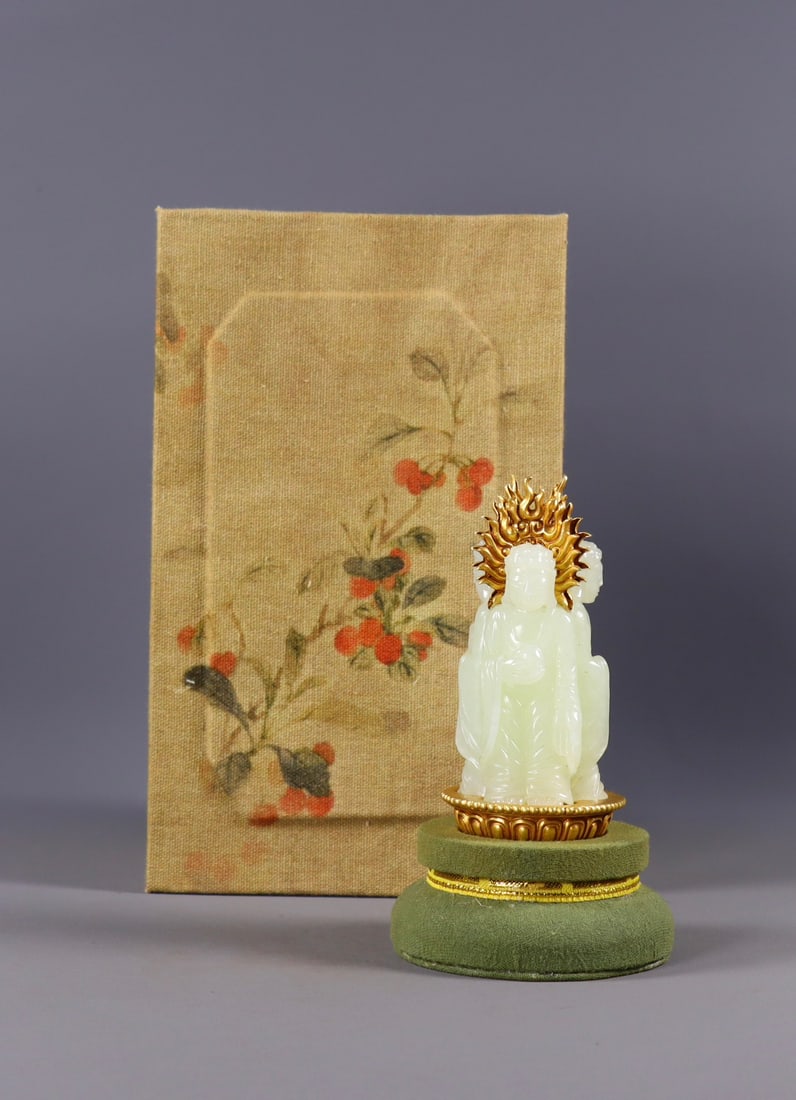 An Exquisite White Jade Cover with Gold Buddha Statue,with Inscription: An Exquisite White Jade Cover with Gold Buddha Statue,with Inscription,Liao Dynasty,China,Size:3.7inx1.8in,Weight:190g 白玉包金佛像,带铭文,中