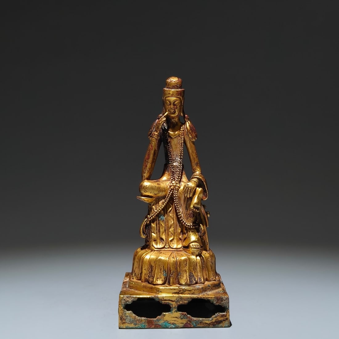 A Solemn Gilt Bronze Statue of Bodhisattva: A Solemn Gilt Bronze Statue of Bodhisattva,Northern Qi Dynasty,China,Size:7.3inx3.1inx3in 铜鎏金菩萨像,中国北齐时期