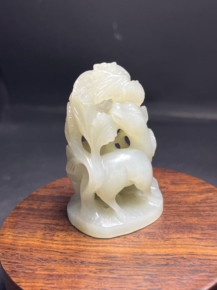 An Exquisite White Jade Deer Pattern Ornament - 5