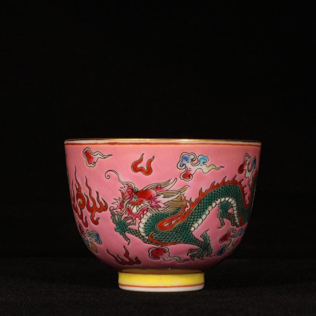 An Exquisite Enamel Painted Gold Dragon and Phoenix Pattern Cup: An Exquisite Enamel Painted Gold Dragon and Phoenix Pattern Cup,Qing Dynasty,China,Yongzheng Six-character Mark,Size:2.4inx3.1in 