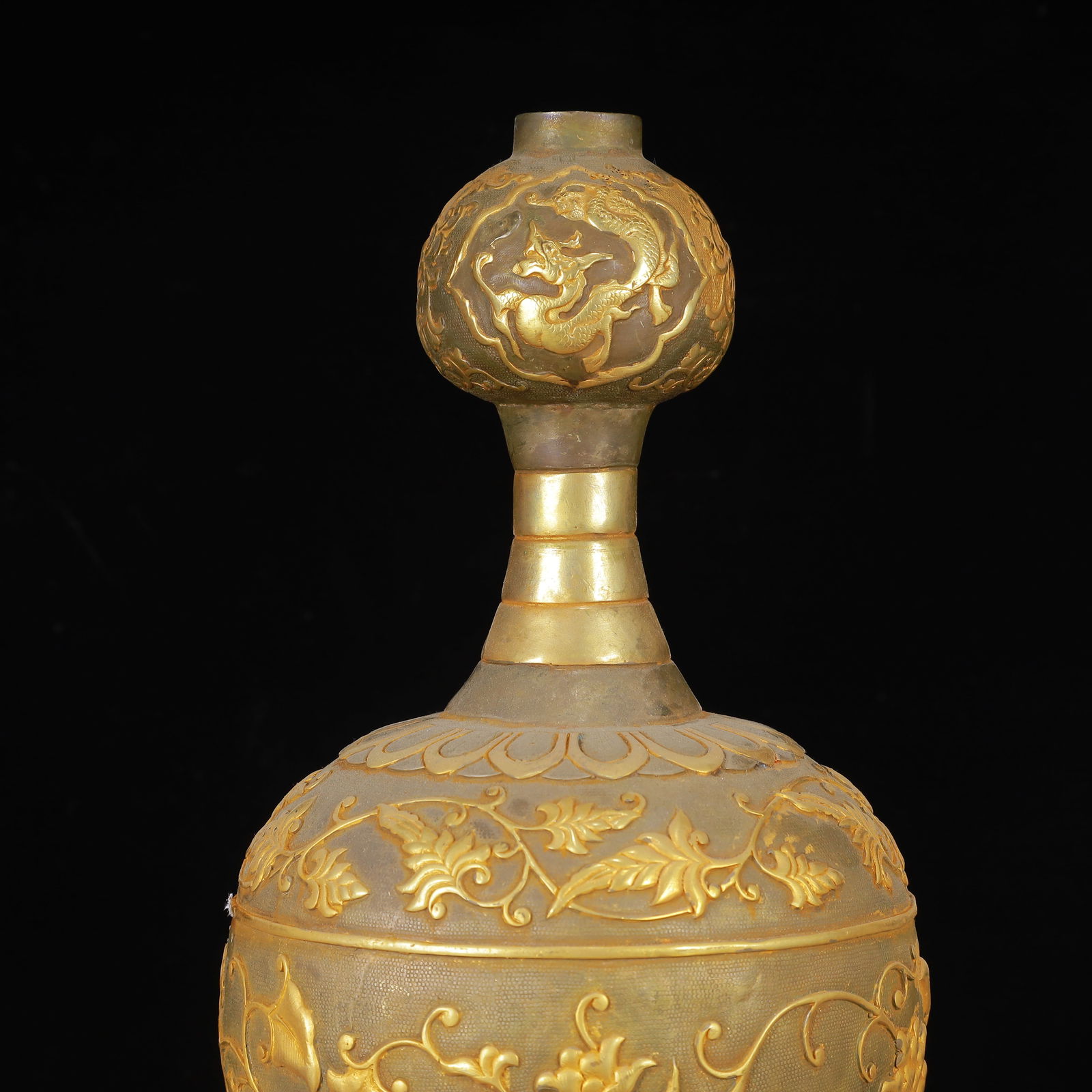 An Exquisite Gilt Silver Phoenix Pattern Vase - 2