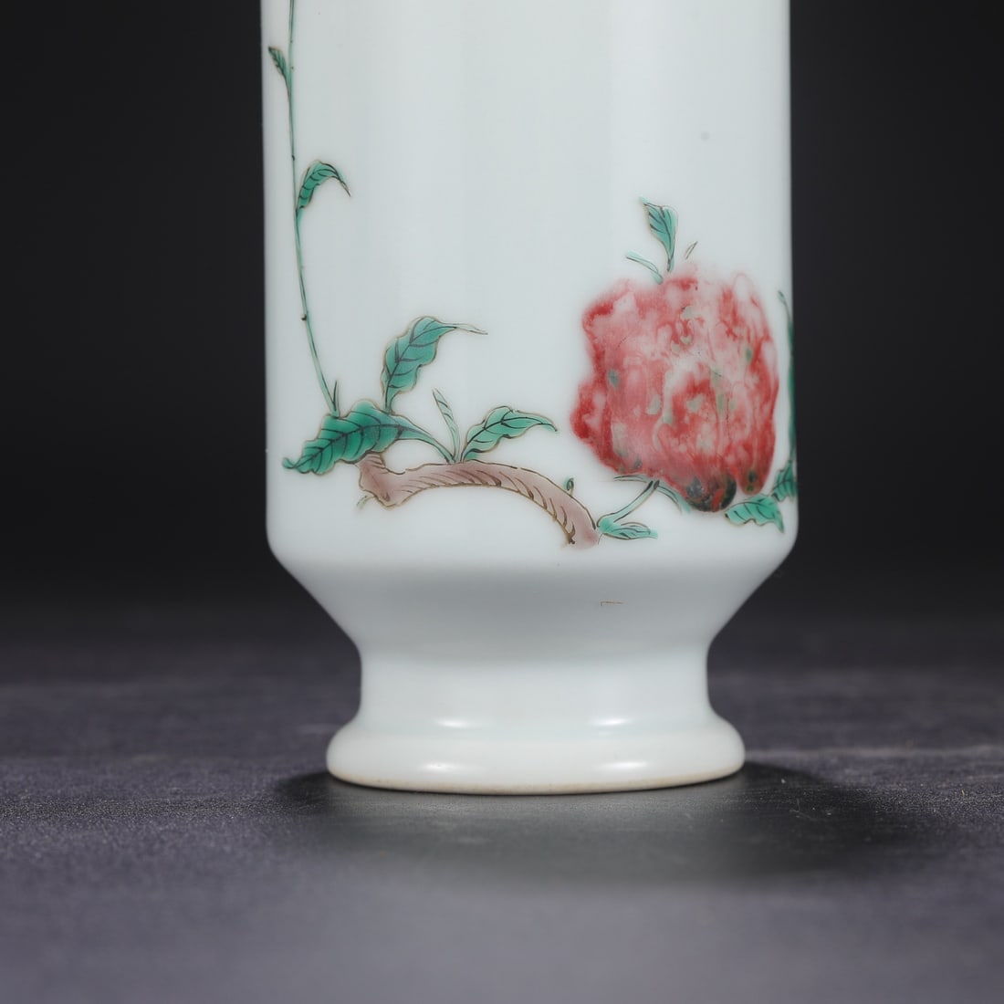 An Exquisite Doucai Flower Pattern Vase - 4