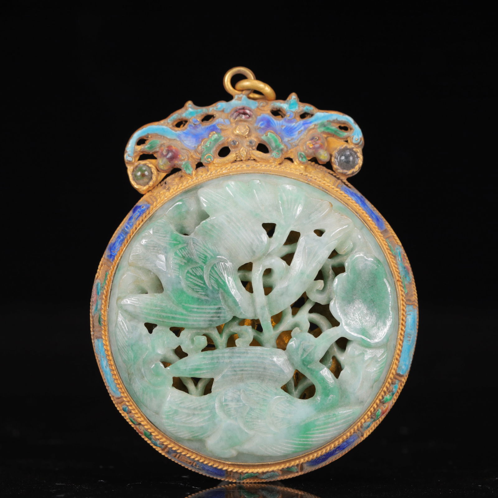 An Exquisite Gilt Silver Jadeite Flower and Bird Pattern Pendant: An Exquisite Gilt Silver Jadeite Flower and Bird Pattern Pendant,Qing Dynasty, China,Size:2.4inx0.6inx3.1in,Weight:83g 银鎏金翡翠花卉纹挂件,