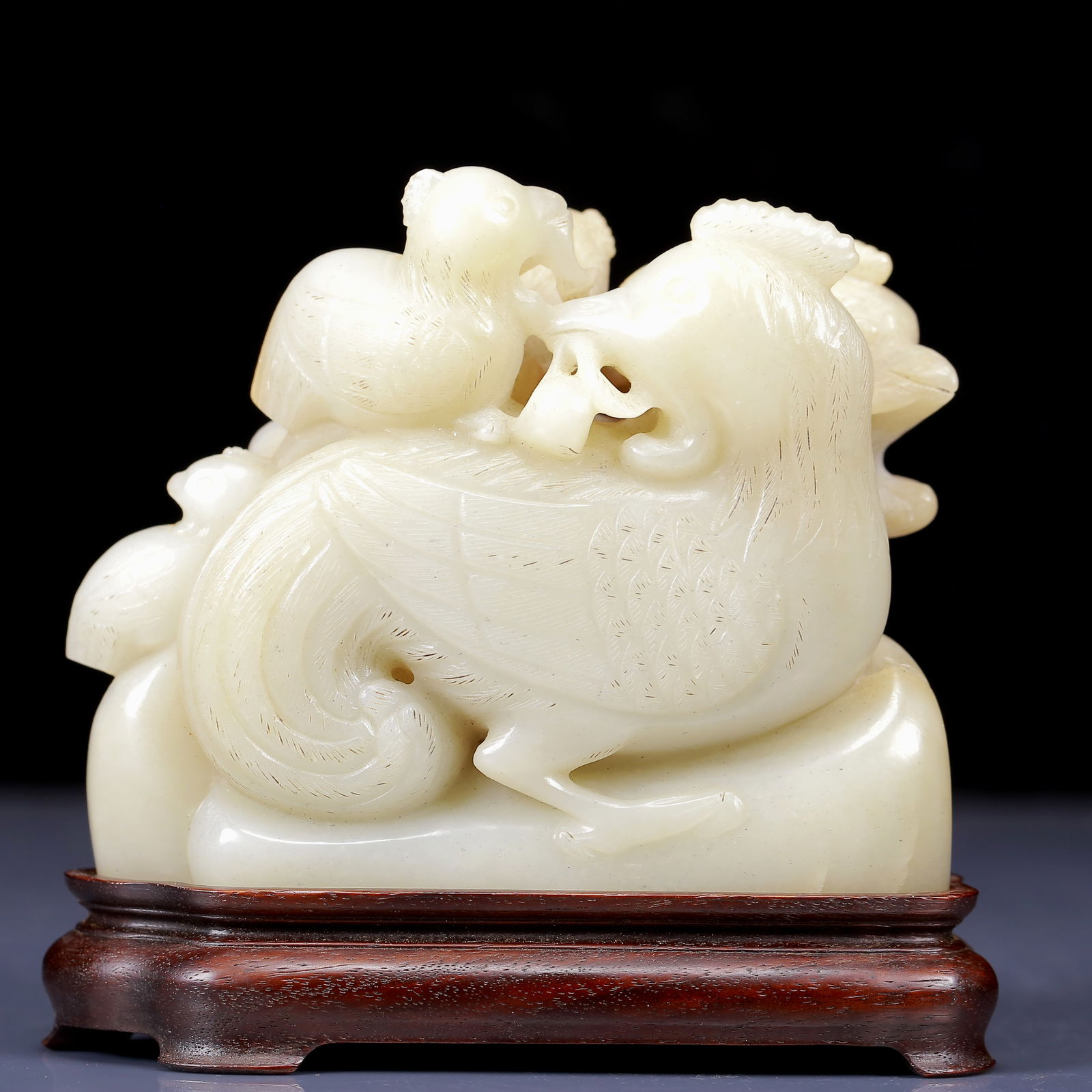 An Exquisite White Jade Chook Ornament (1 of 9)