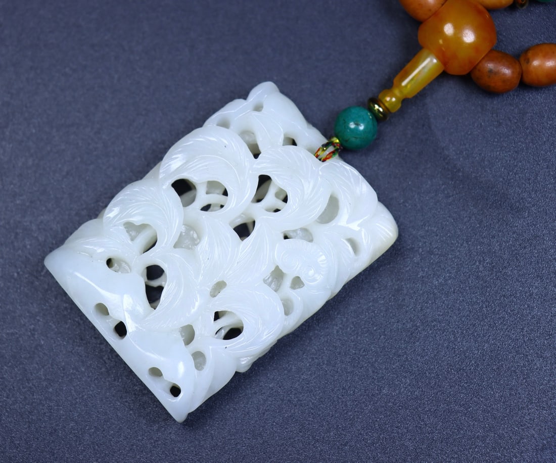 An Exquisite White Jade Crane Pattern Pendant - 8